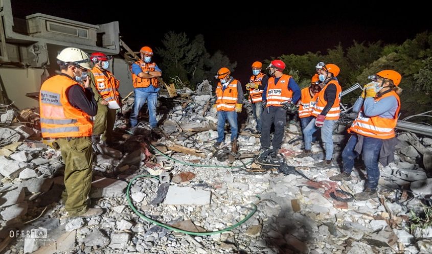 תרגיל יחידת חילוץ והצלה ברעידת אדמה במודיעין (צילום: עופר אשכנזי)